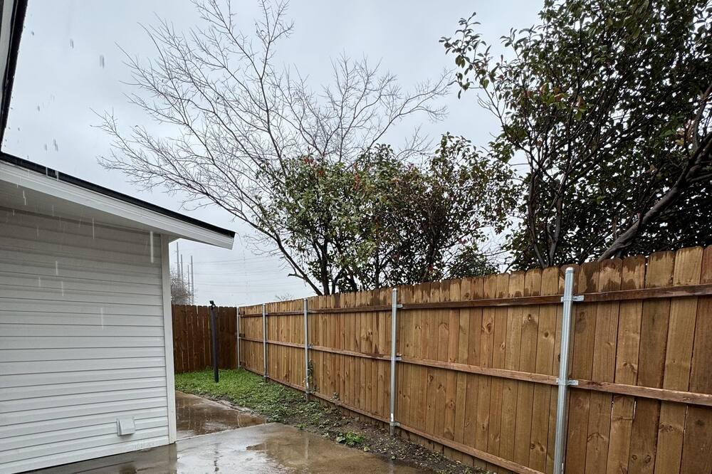Photo of Outdoor in Handley