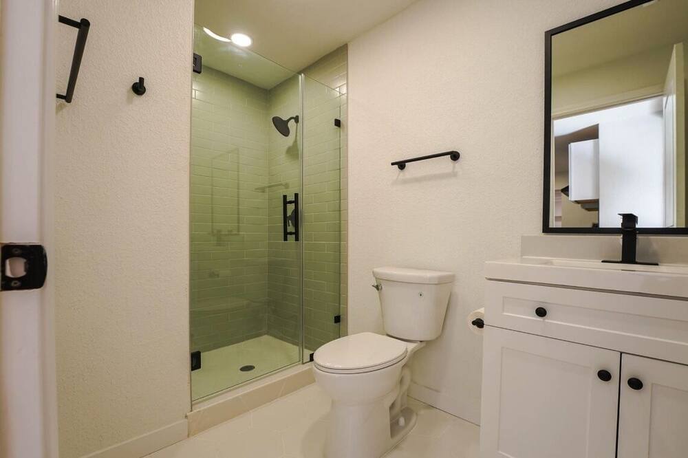 Photo of Bathroom in Handley