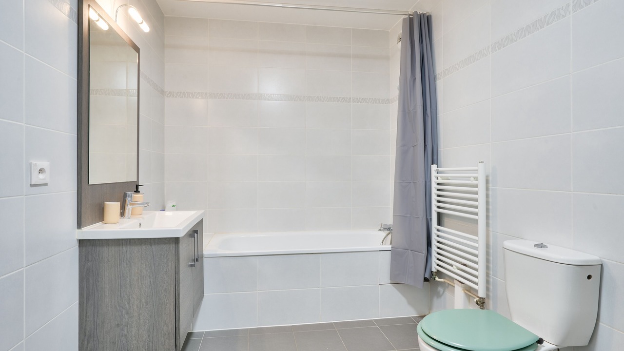 Photo of Bathroom in Universite