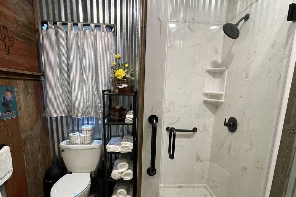 Photo of Bathroom in Riesel