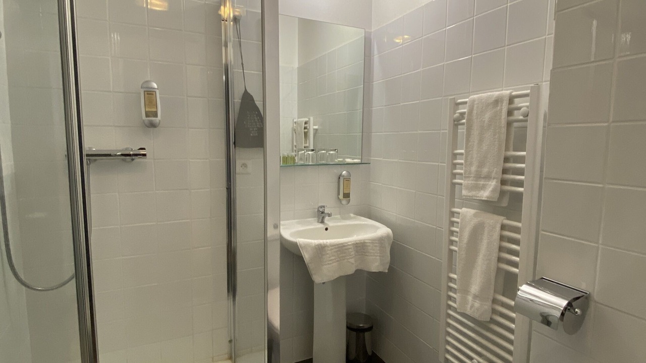 Photo of Bathroom in Pierre-Perthuis