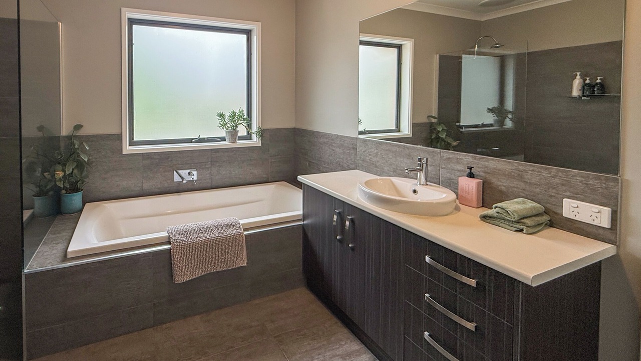 Photo of Others in Mansfield