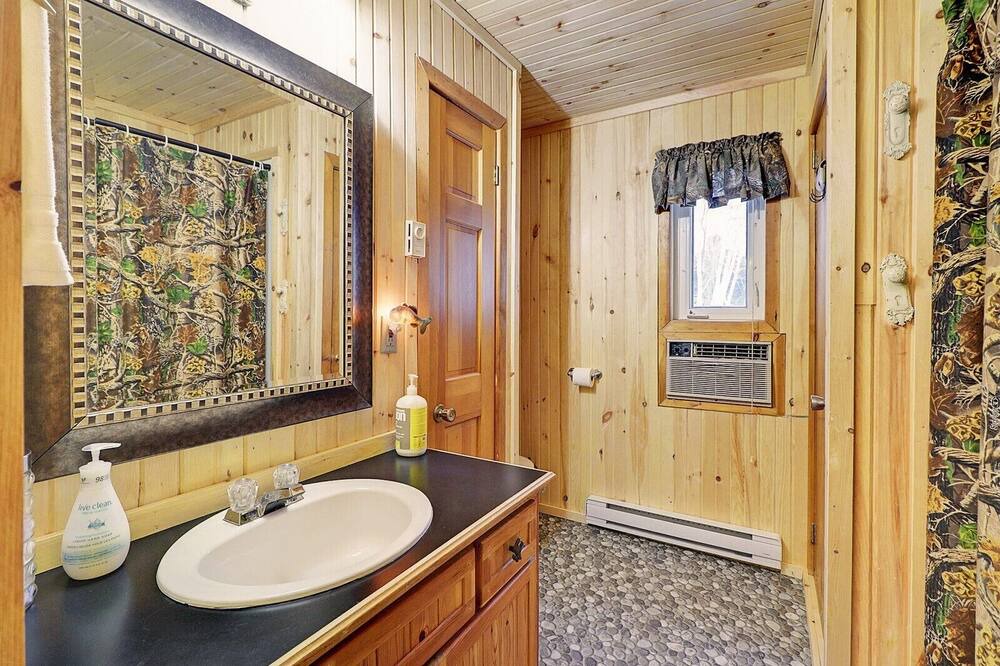Photo of Bathroom in Juniper