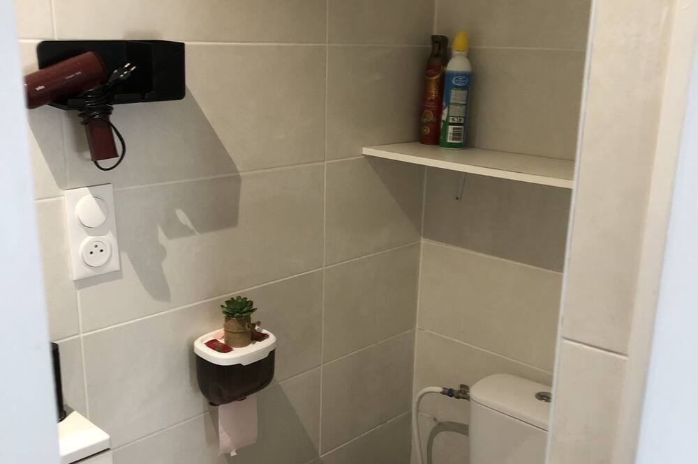 Photo of Bathroom in Aussonne