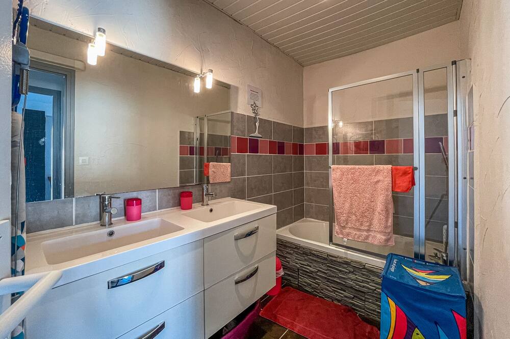 Photo of Bathroom in Banyuls-sur-Mer