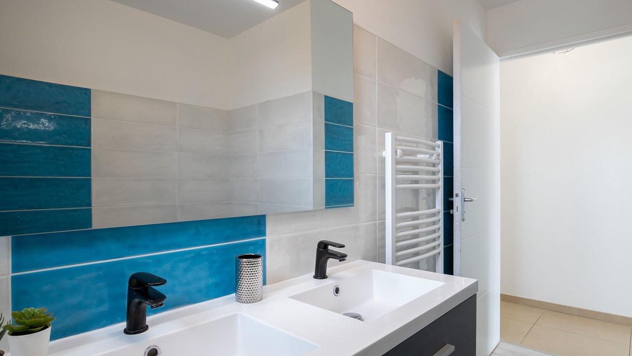 Photo of Bathroom in Ploudalmezeau