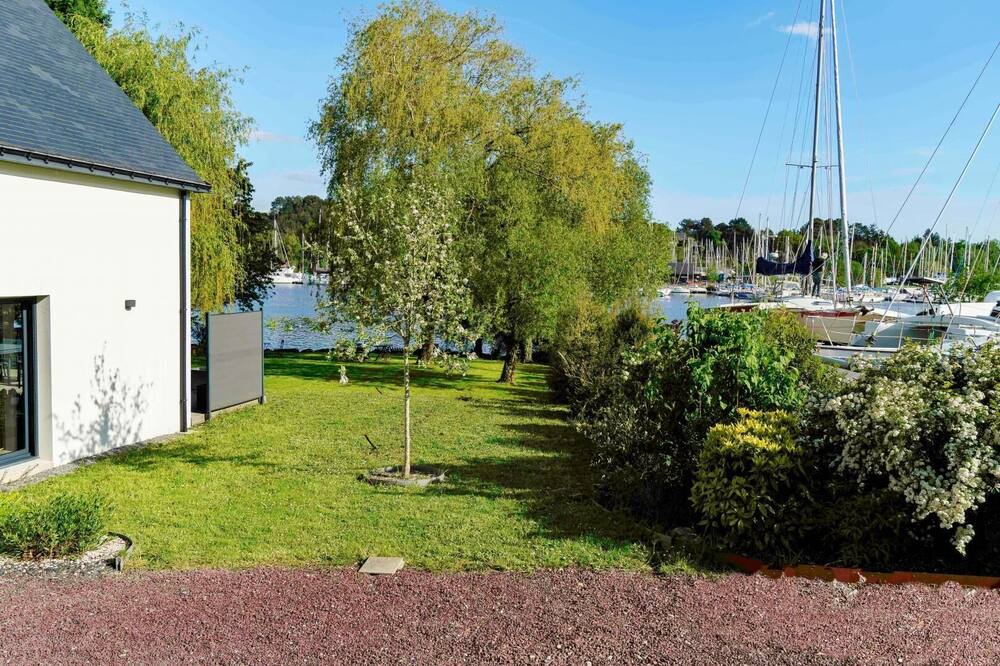 Photo of Outdoor in Beganne