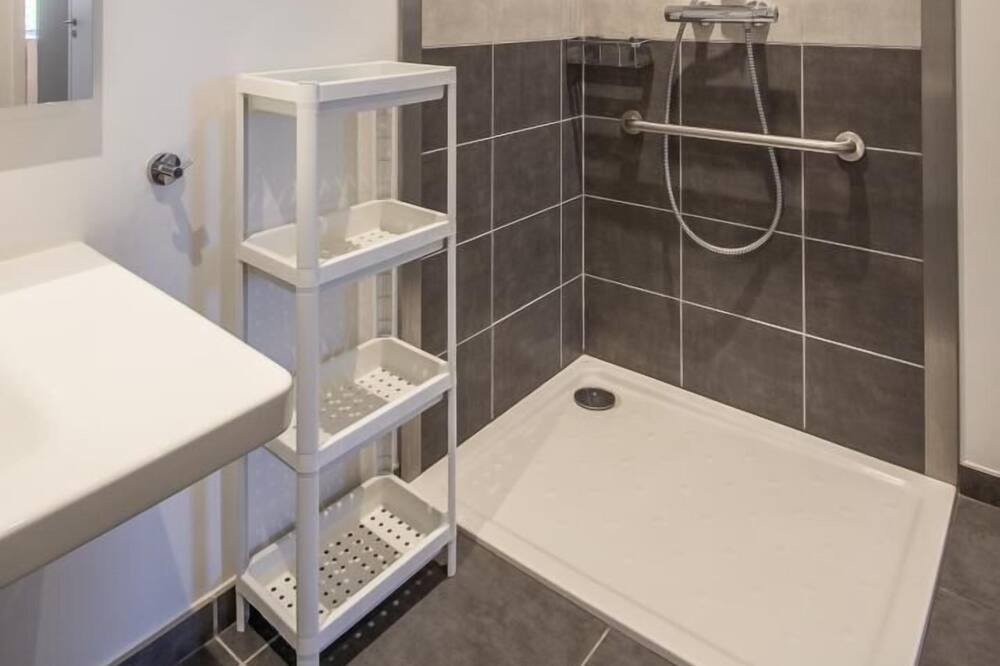 Photo of Bathroom in Chanaz