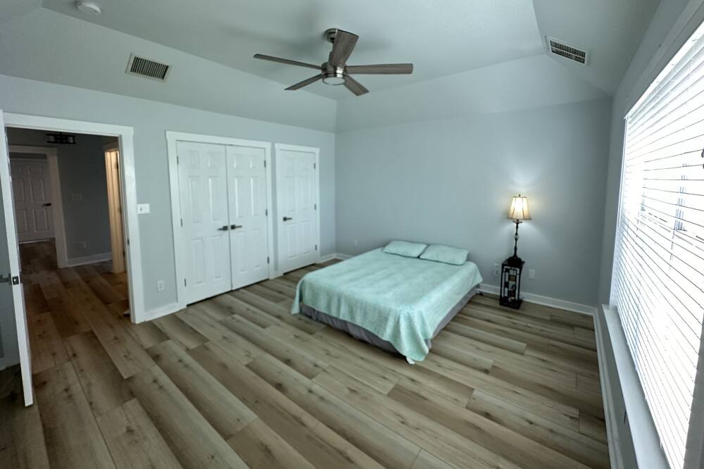 Photo of Bedroom in Brackettville