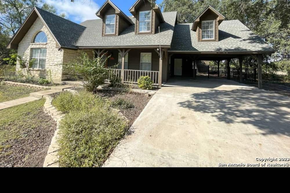 Photo of Outdoor in Brackettville