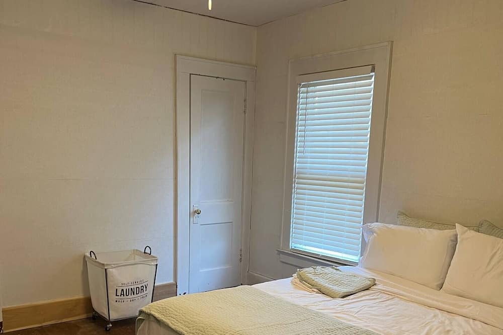 Photo of Bedroom in Albion