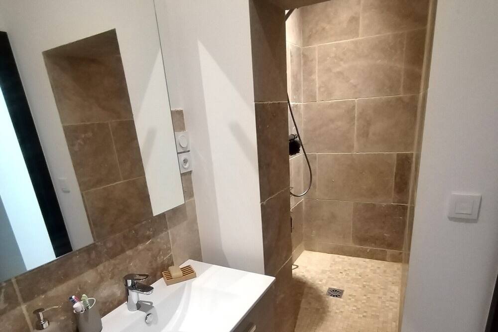 Photo of Bathroom in Saint-Maximin-la-Sainte-Baume