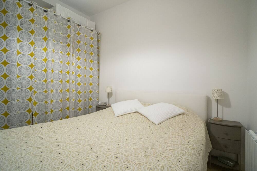 Photo of Bedroom in Republique–Point-du-Jour