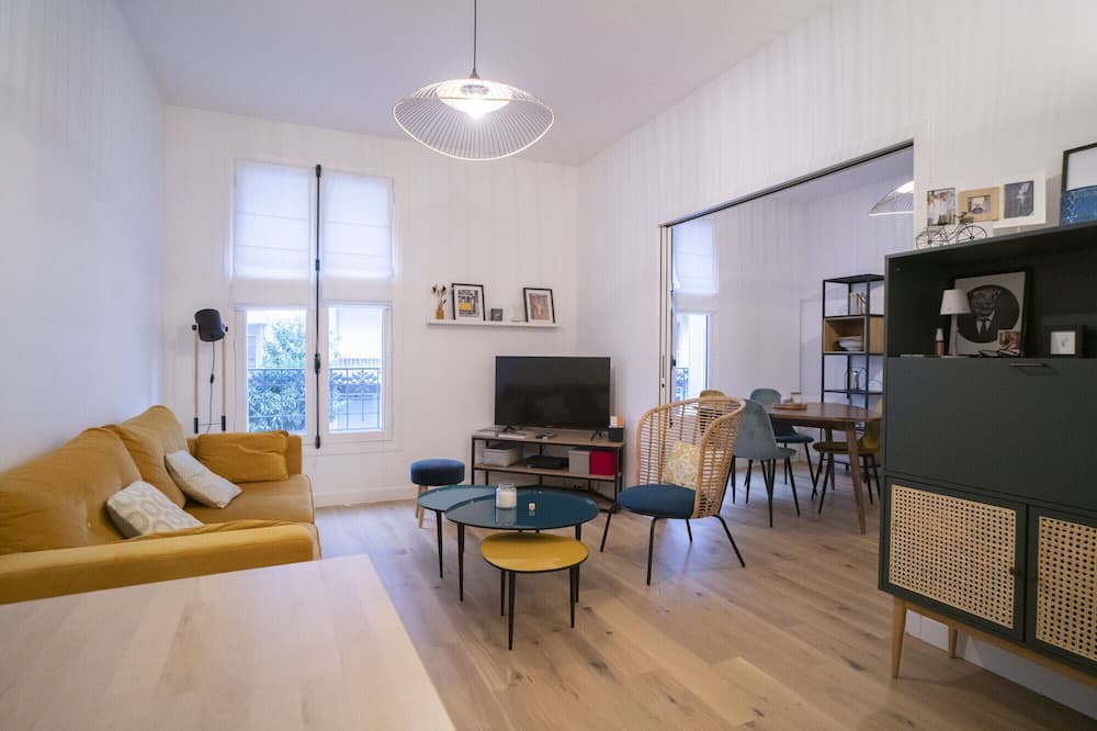 Photo of Livingroom in Republique–Point-du-Jour