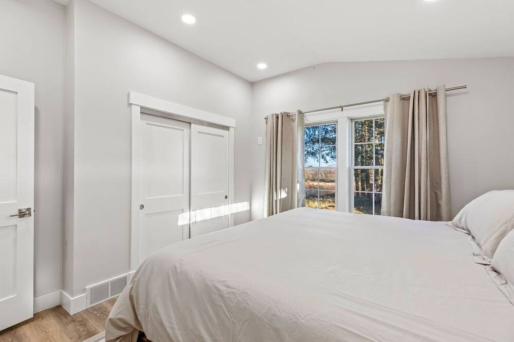 Photo of Bedroom in Skaneateles