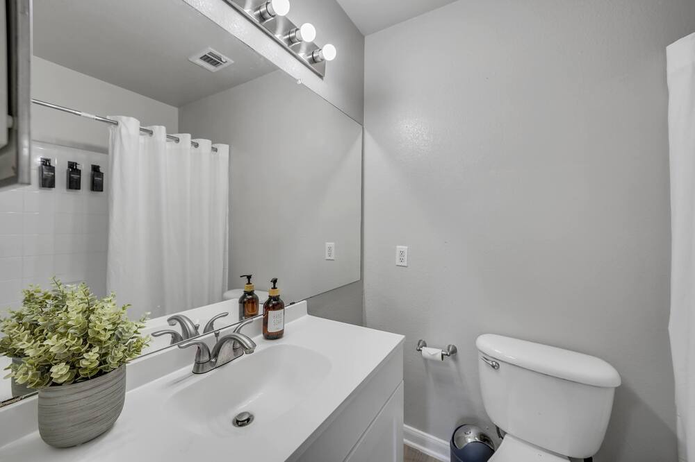 Photo of Bathroom in Pleasant Valley