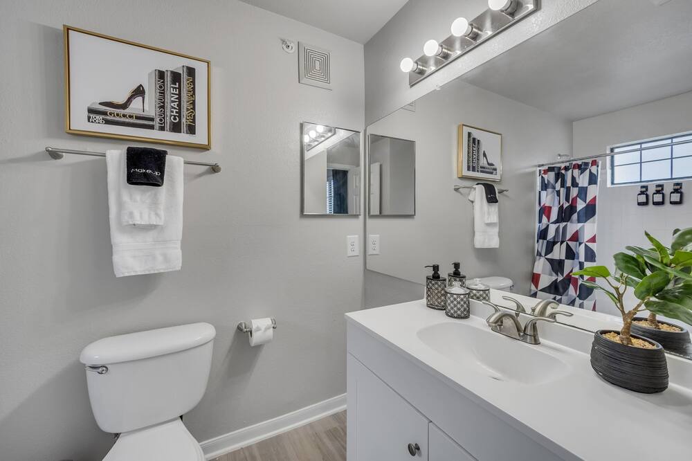 Photo of Bathroom in Pleasant Valley