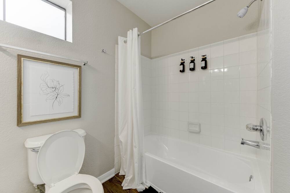 Photo of Bathroom in Pleasant Valley