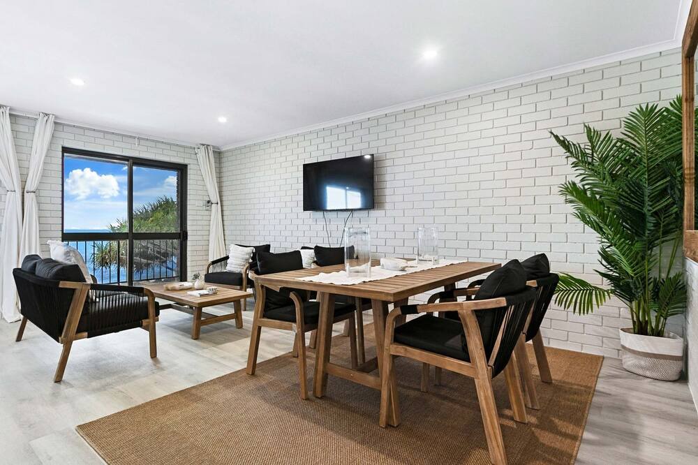 Photo of Others in Traviston