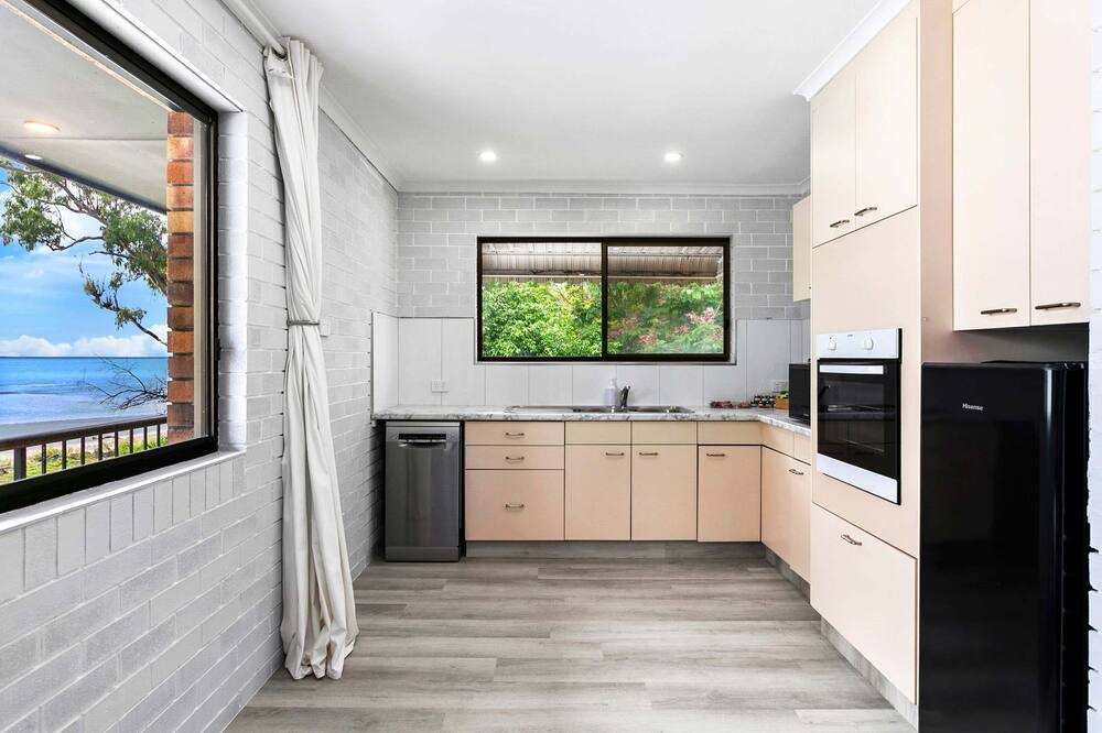 Photo of Others in Traviston