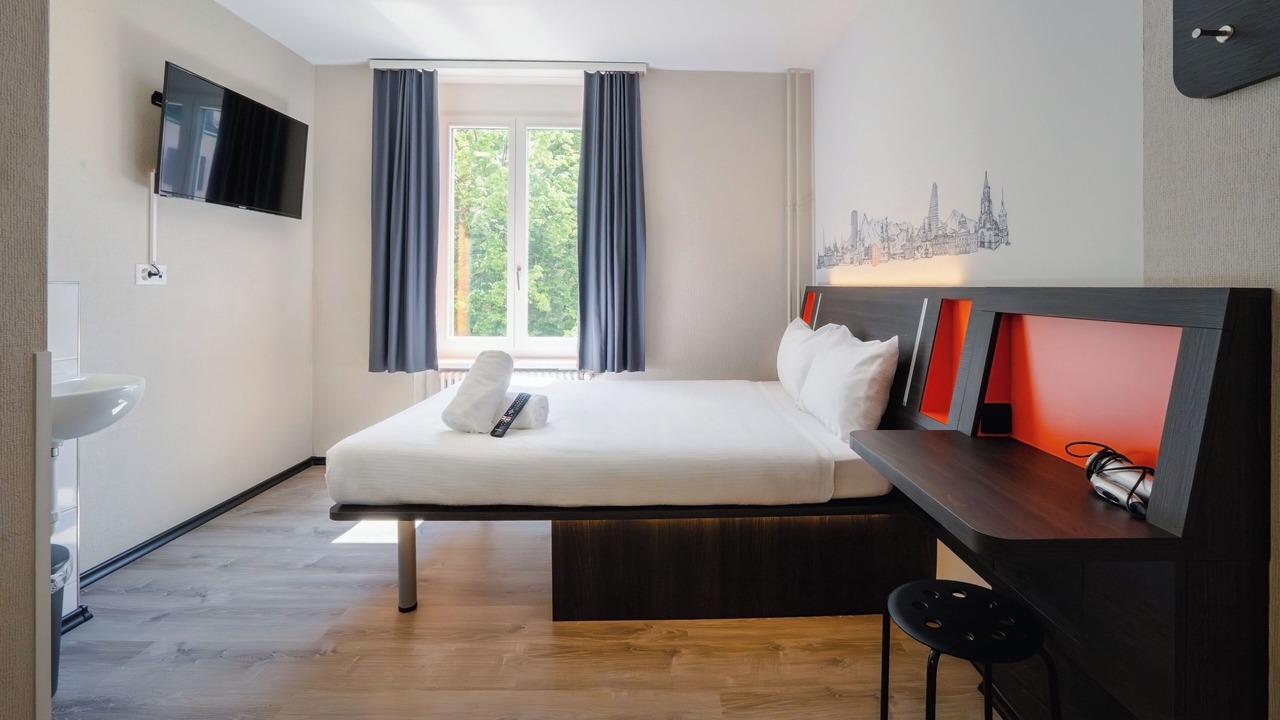Photo of Bedroom in Center
