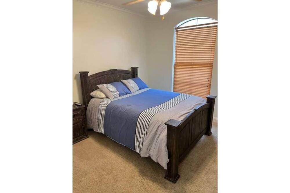 Photo of Bedroom in Shreveport