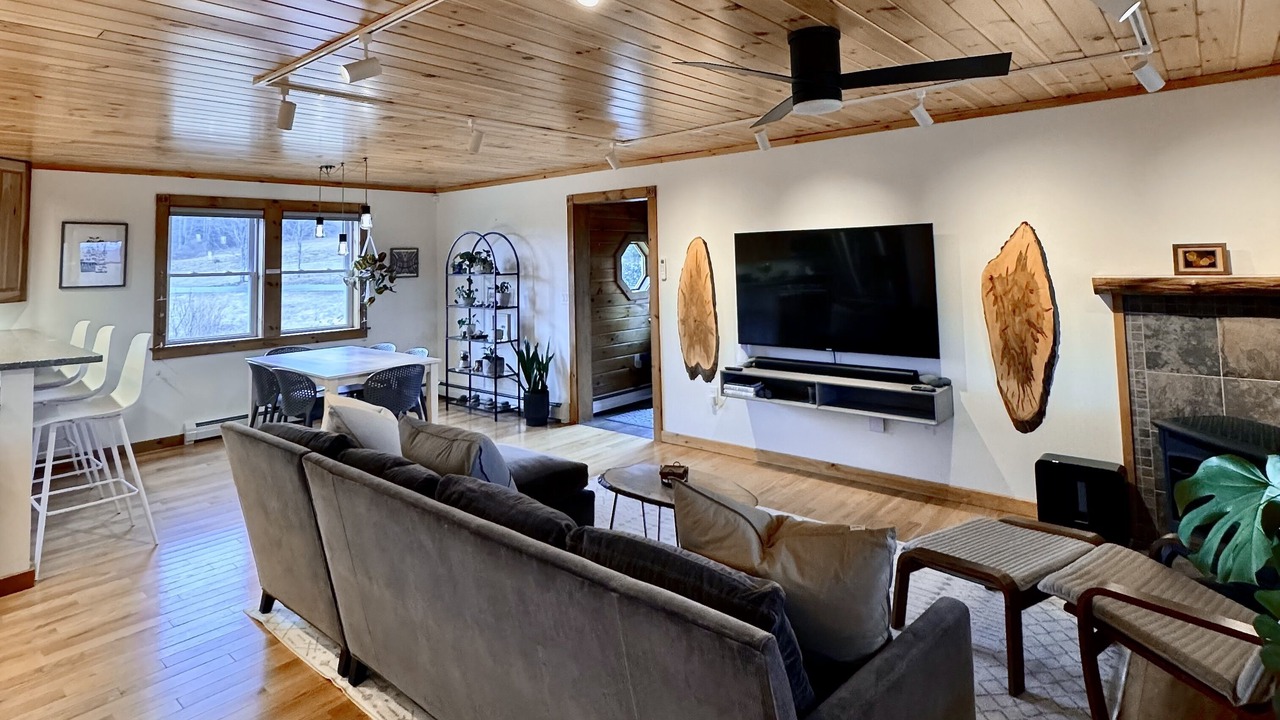 Photo of Others in Lyndon