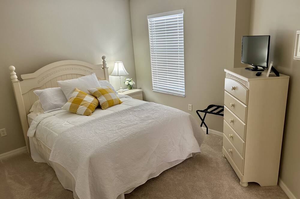 Photo of Bedroom in Virginia Trace