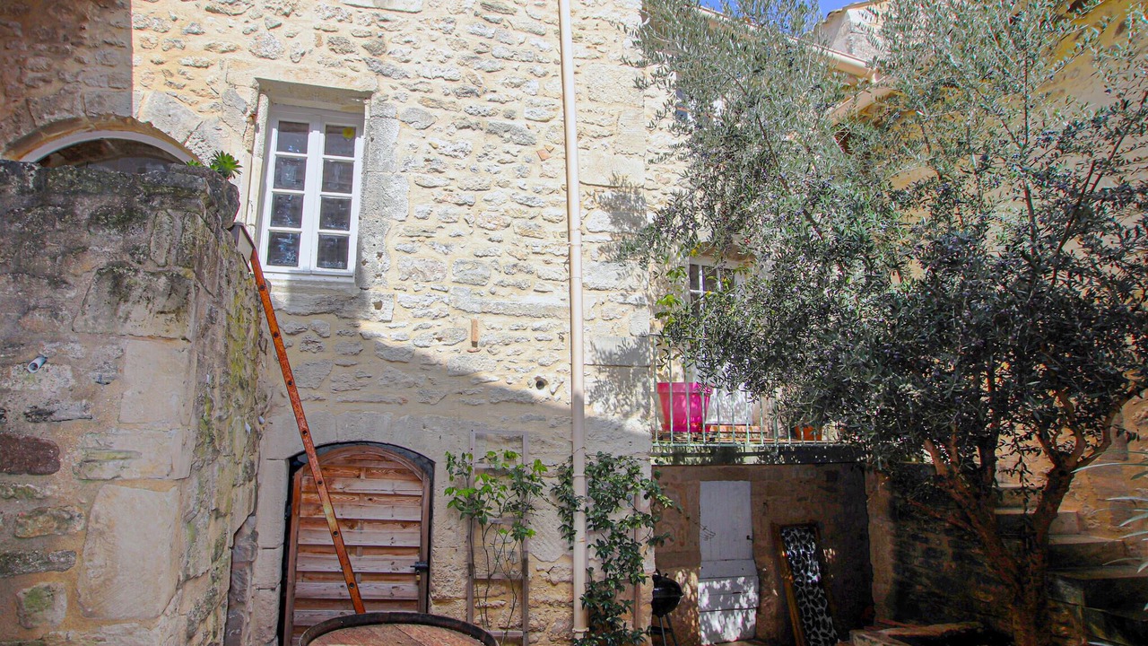 Photo of Outdoor in Saint-Restitut