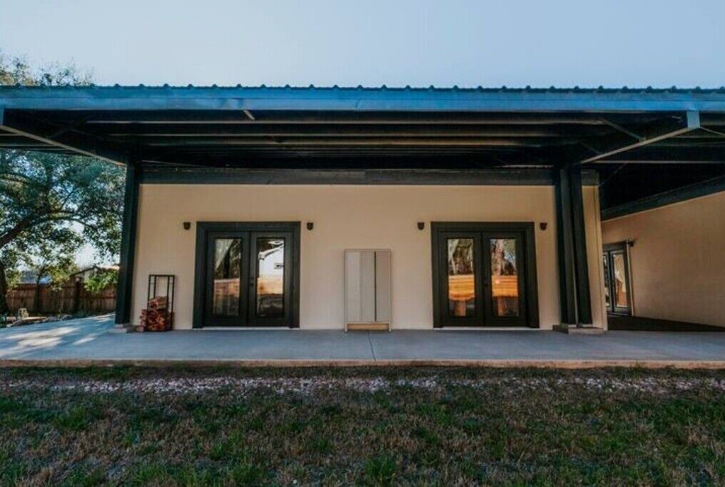 Photo of Outdoor in Lockhart