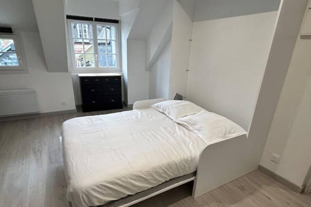 Photo of Bedroom in Pont-l'Eveque