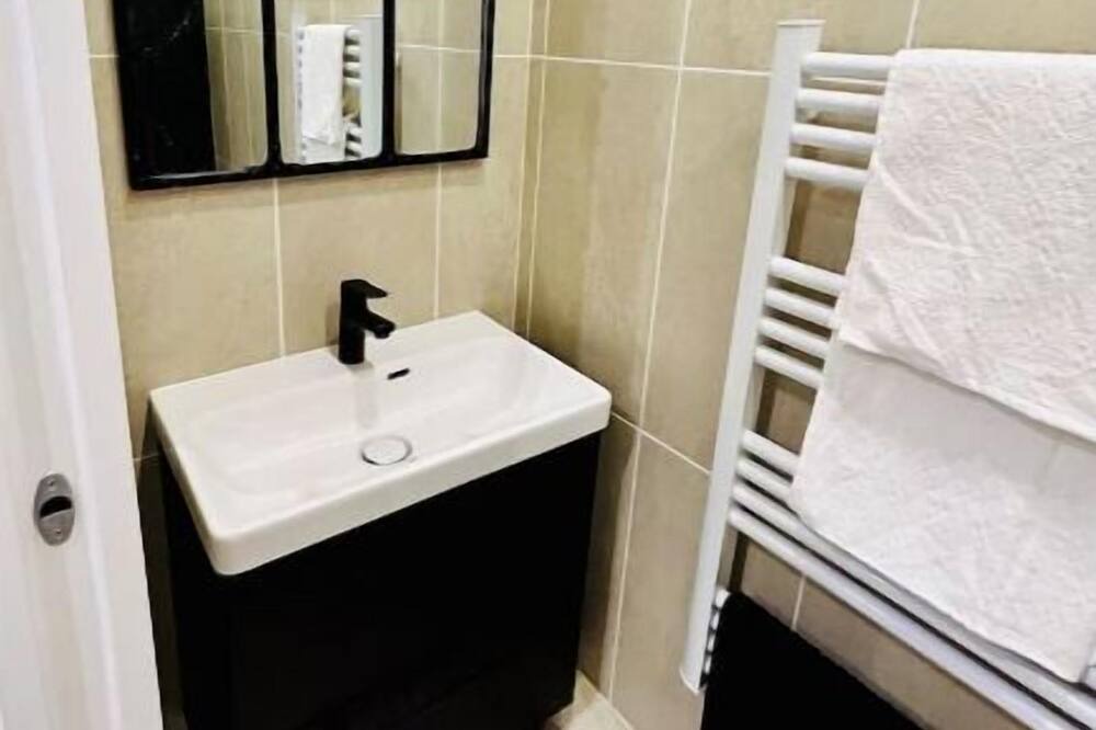 Photo of Bathroom in Pont-l'Eveque