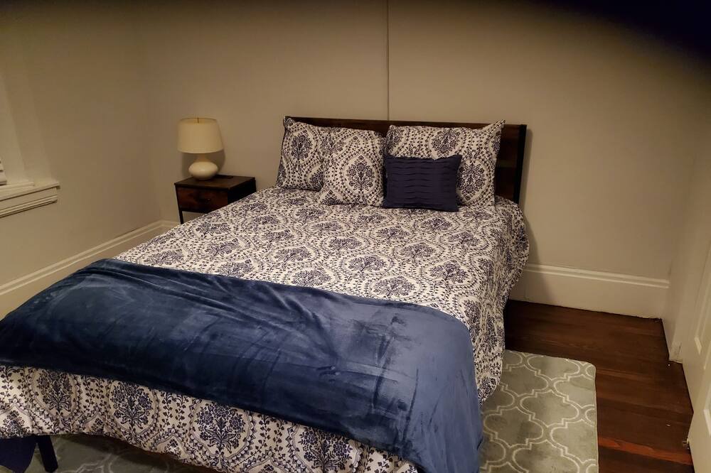 Photo of Bedroom in Hough