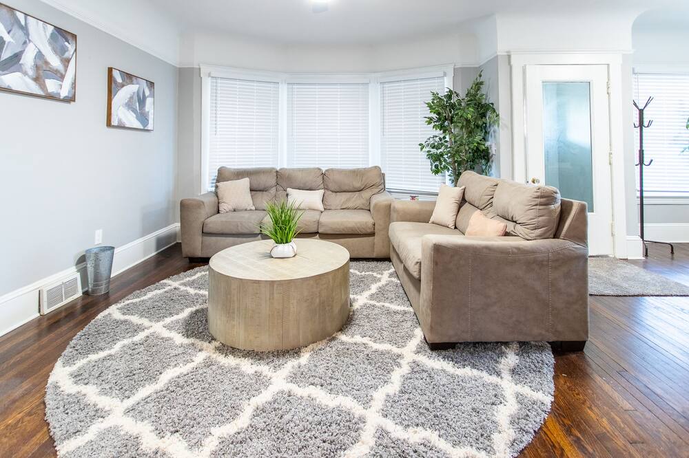 Photo of Livingroom in Hough