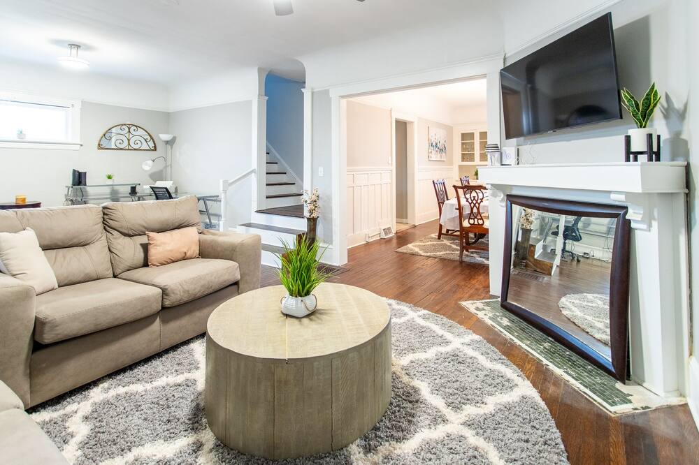 Photo of Livingroom in Hough
