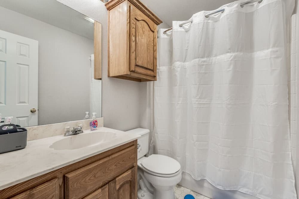 Photo of Bathroom in Ellis County