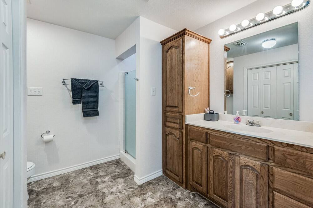 Photo of Bathroom in Ellis County