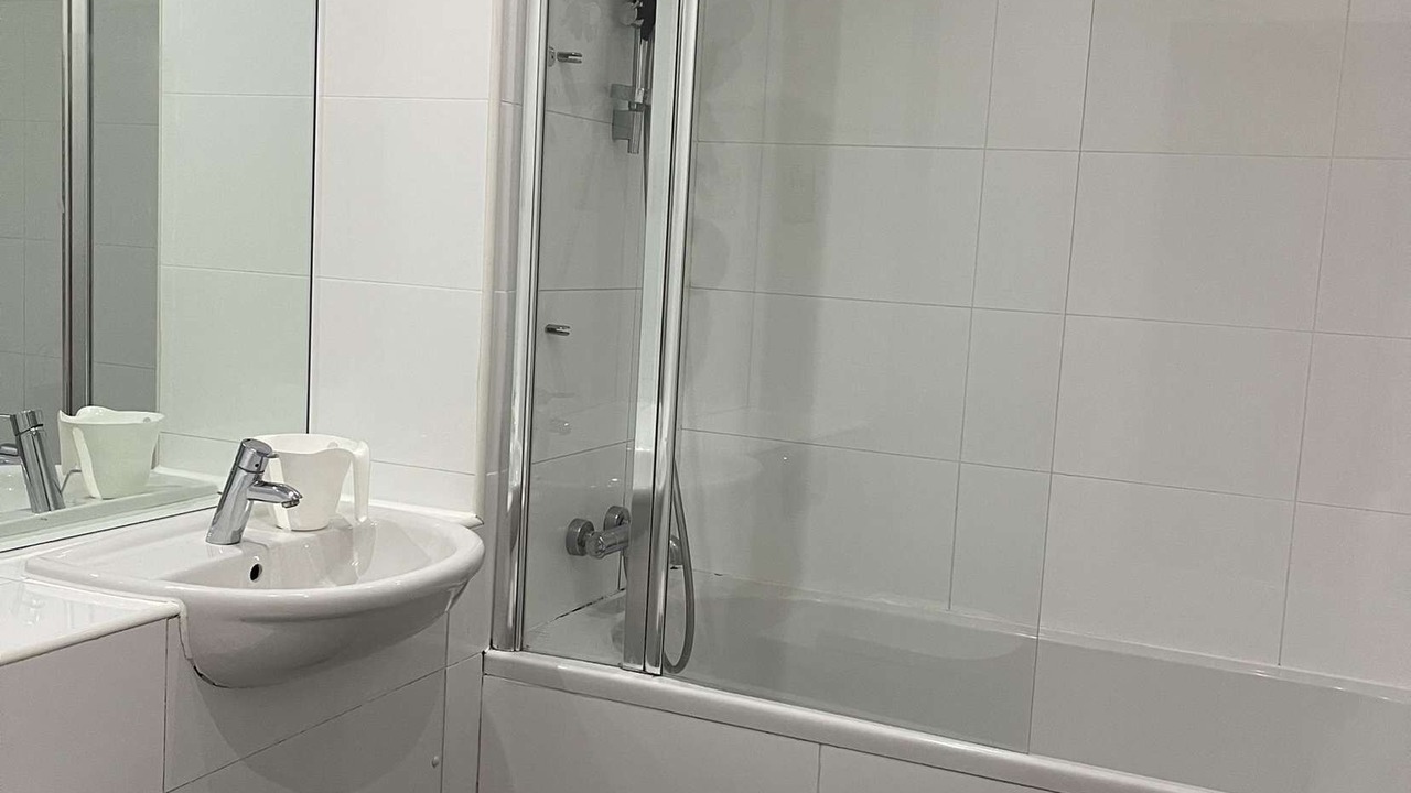 Photo of Bathroom in City Centre Glasgow