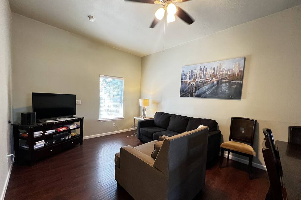 Photo of Livingroom in Five Points