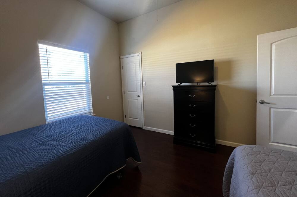 Photo of Bedroom in Five Points