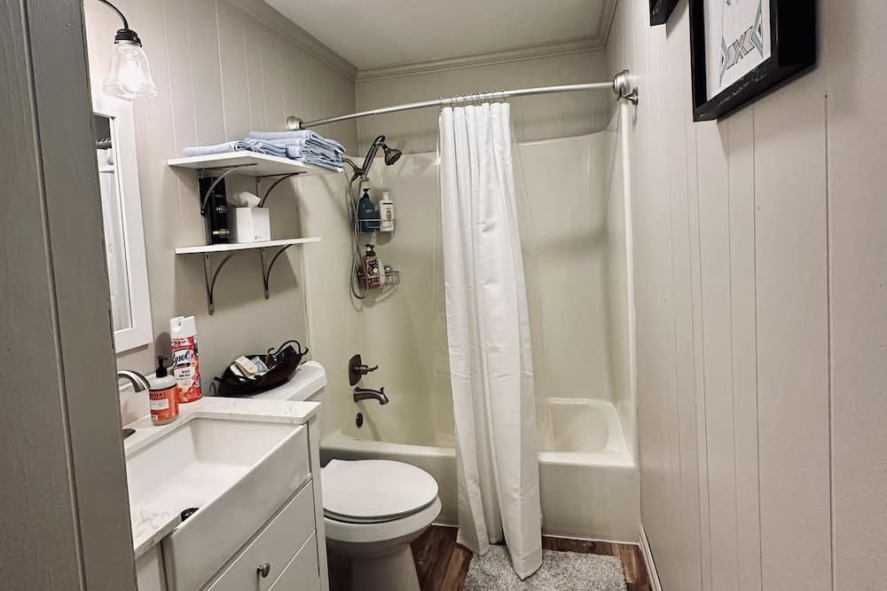 Photo of Bathroom in Charenton