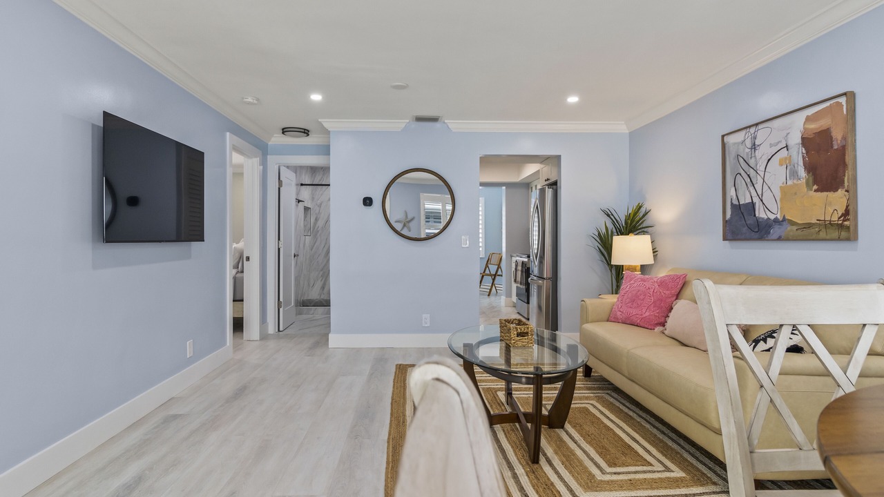 Photo of Livingroom in Lake Ida Shores