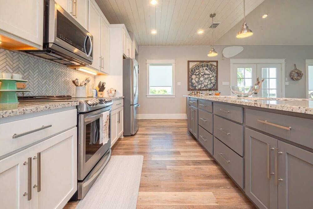 Photo of Kitchen in City-by-the Sea