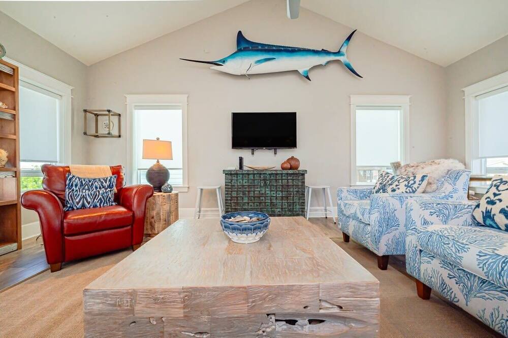 Photo of Bedroom in City-by-the Sea