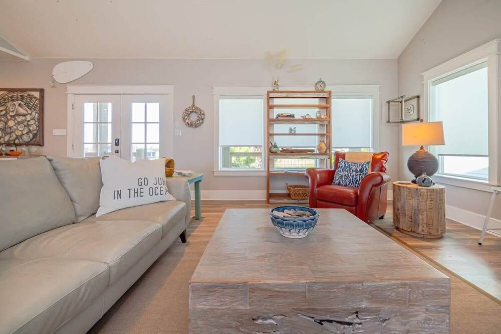 Photo of Bedroom in City-by-the Sea