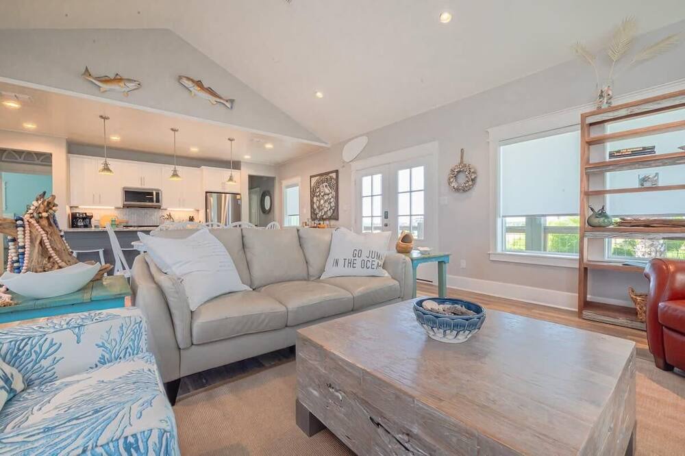 Photo of Bedroom in City-by-the Sea