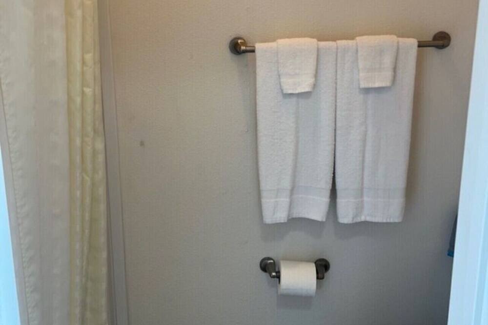 Photo of Bathroom in Gold Beach