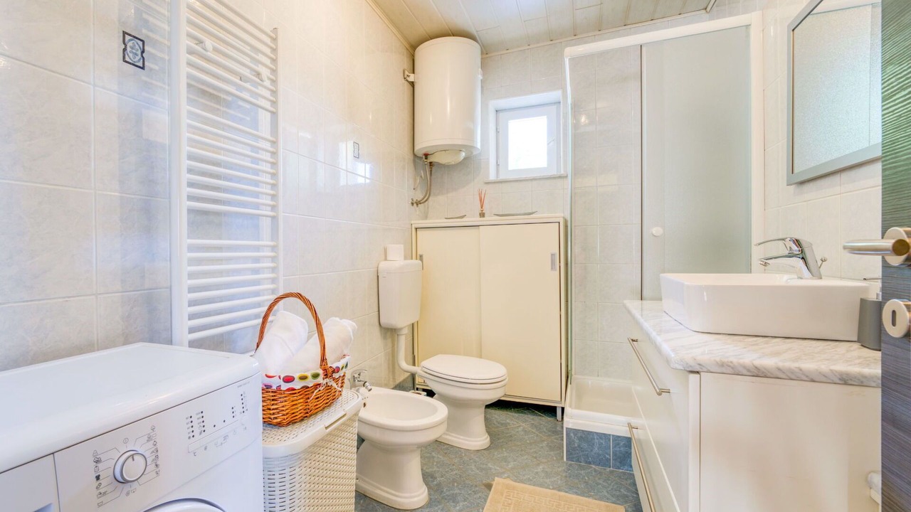 Photo of Bathroom in Liganj