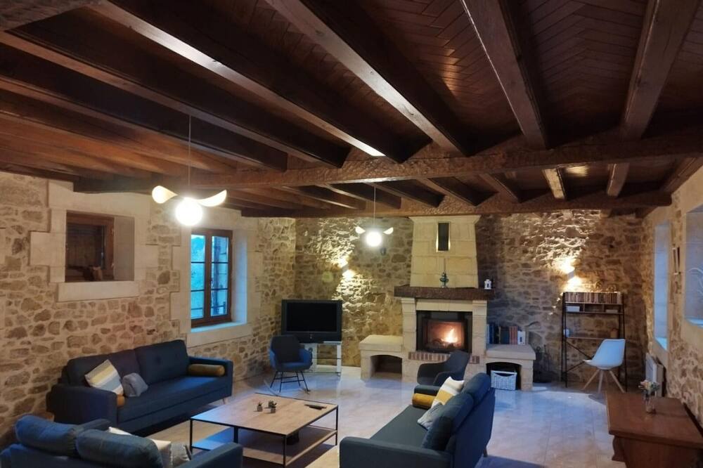 Photo of Livingroom in Eyzerac