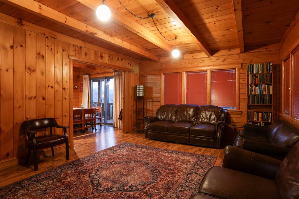 Photo of Livingroom in Natural Bridge